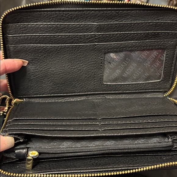 NWOT Steve Madden Black and Teal Croc-Embossed Wristlet - Picture 2 of 5